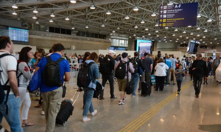 Receita Federal lança aplicativo que simplifica declaração de bens em viagens internacionais