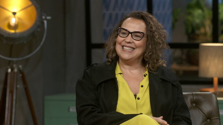 Ana Beatriz Nogueira recebe alta após procedimento no ovário no Rio