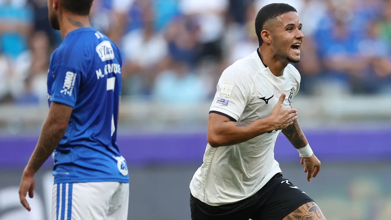 Botafogo cala o Mineirão, vence o Cruzeiro e encosta no G5