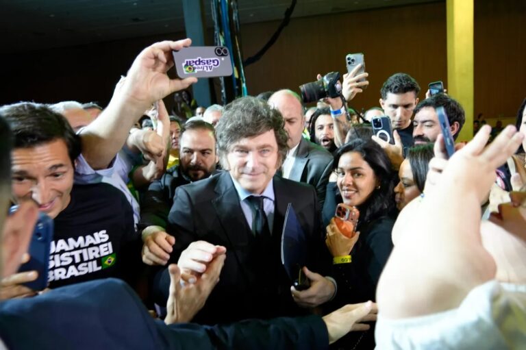 Brasil convoca embaixador após Milei chamar Lula de 'presidiário' e Moraes de 'lixo careca'