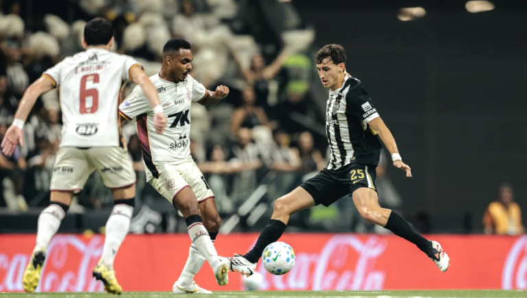 Atlético-MG vence o Vitória e chega a 13 jogos sem perder