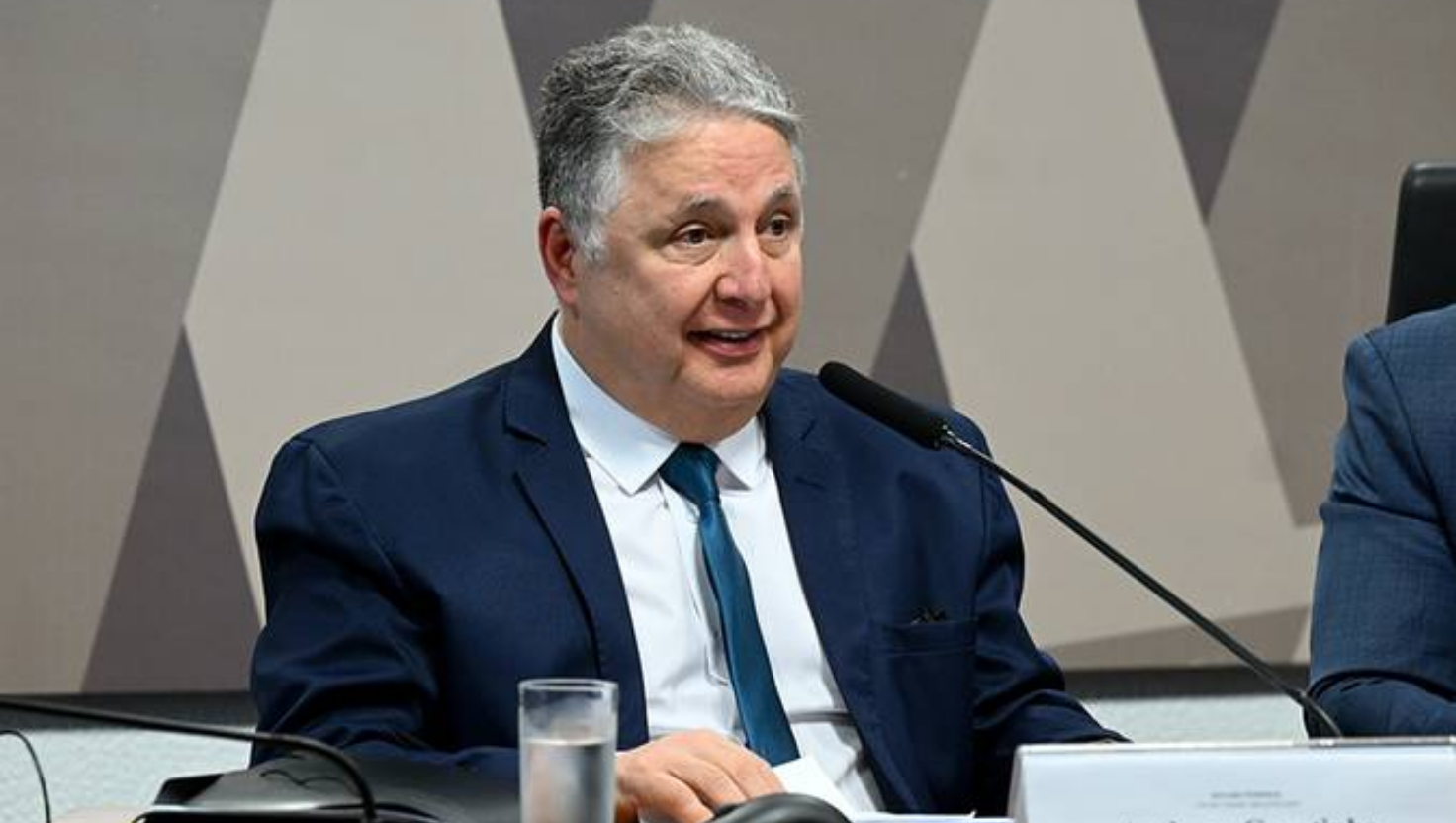 Garotinho recupera direitos eleitorais após decisão do TSE