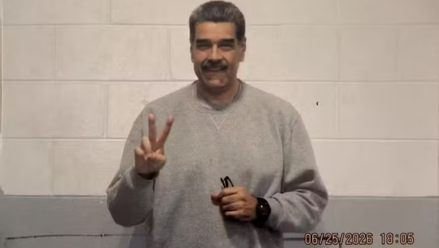 Preso em Nova York, Maduro diz que continua 'firme'