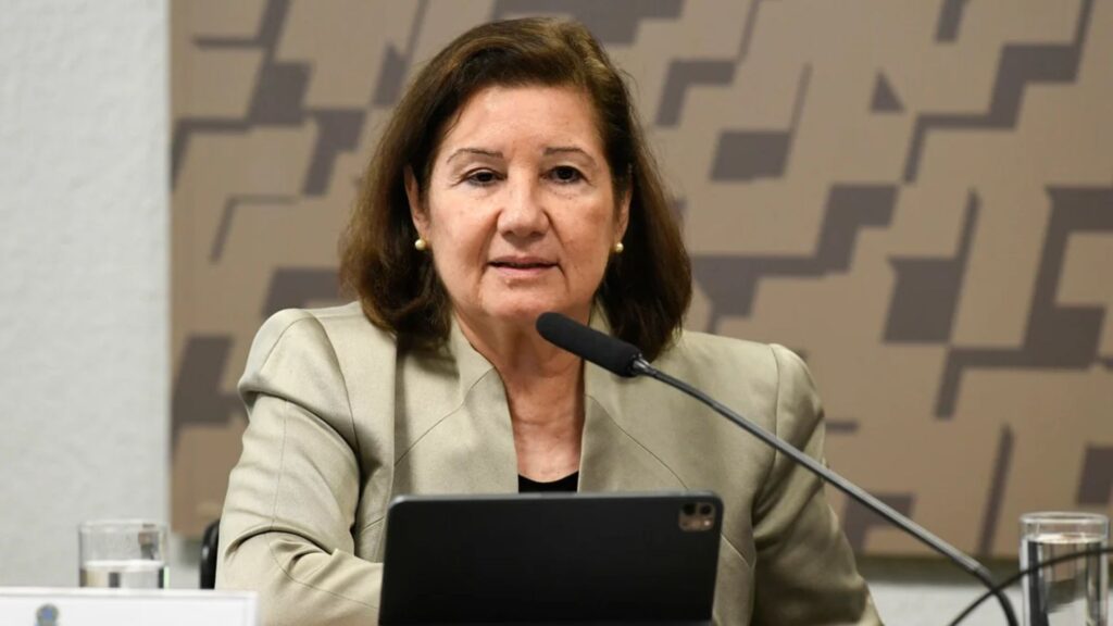 Brasil reage a revogação de visto de embaixadora nos EUA e acusa Trump de pressionar diplomacia brasileira