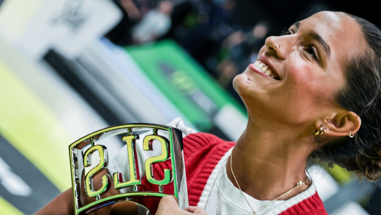 Rayssa Leal vence etapa da SLS no Rio e fica perto de novo título