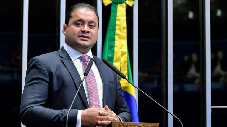 Fraude no INSS: PF avança em investigação e faz buscas contra familiares de senador