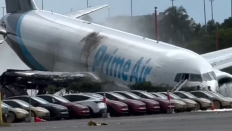 Acidente com avião da Amazon deixa cinco mortos em Miami