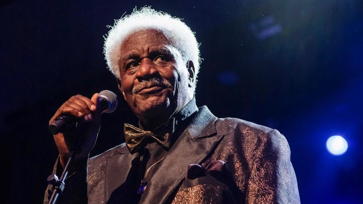 Aos 96 anos, Tony Tornado ganha a Medalha Tiradentes da Alerj