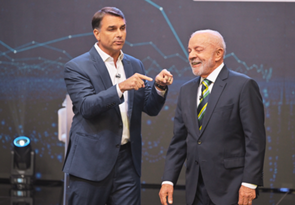Lula e Flávio Bolsonaro fecham acordo para quebra de sigilos