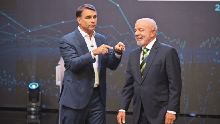 Lula e Flávio Bolsonaro fecham acordo para quebra de sigilos