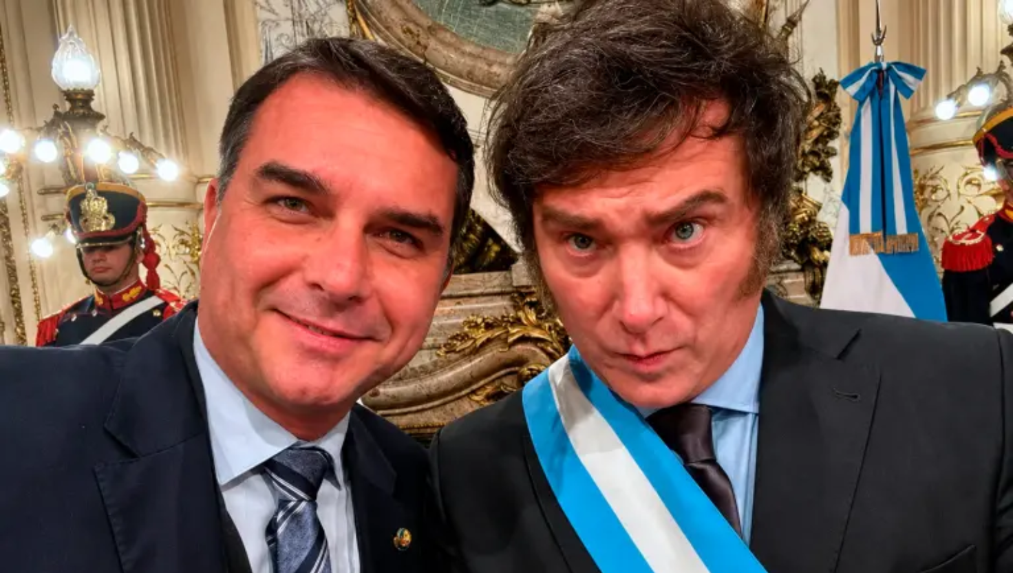 Cadê Flávio Bolsonaro? Senador não entrega passaportes e PF apura suspeita de fuga para a Argentina