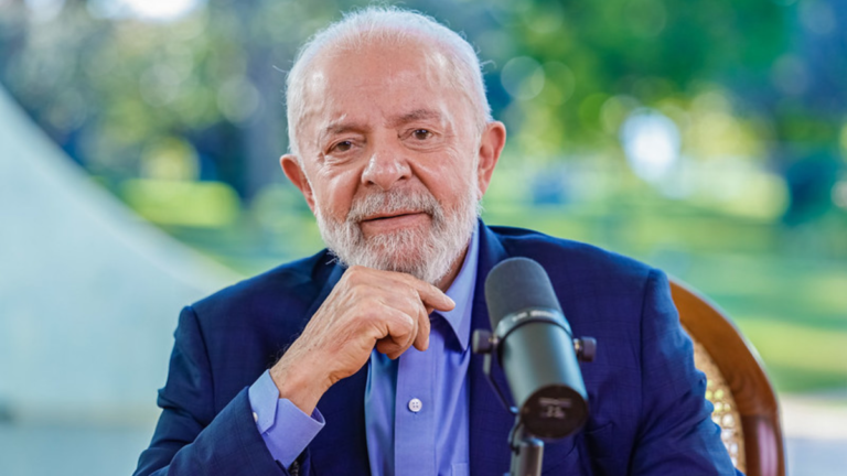 Lula anuncia ônibus de graça nos fins de semana a 10 dias da eleição