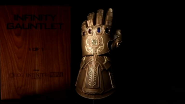 Réplica da Manopla do Infinito de Thanos será leiloada com seis pedras preciosas reais