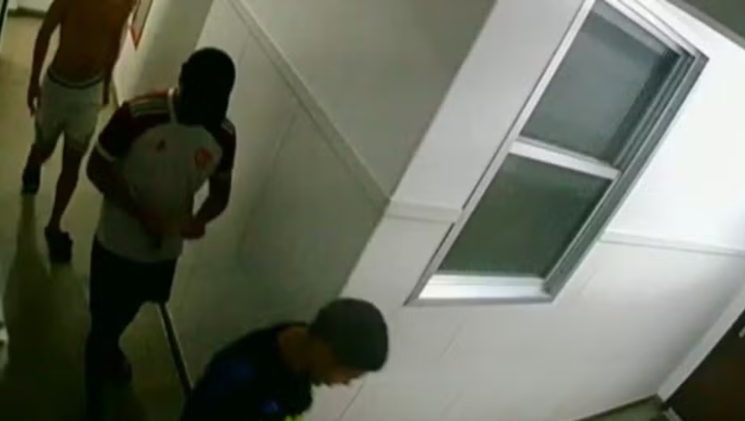 Justiça condena quatro homens por estupro coletivo de adolescente em Copacabana